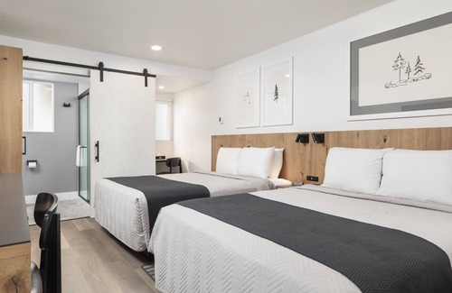 Sonora Hotel | Eco-Friendly Retreat at Hotel Lumberjack with Pool & Spa