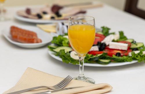 Kolovicë Hotel | Budget-Friendly Hotel Luxor with Family Amenities