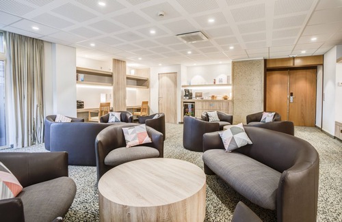 Serin Hotel | Relax at Hotel Lyon Métropole with Pool and Spa Amenities
