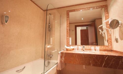 Andorra la Vella Hotel | Experience Hotel Màgic Andorra: Spa & Family-Friendly Comfort