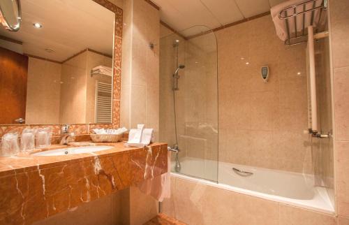 Andorra la Vella Hotel | Experience Hotel Màgic Andorra: Spa & Family-Friendly Comfort