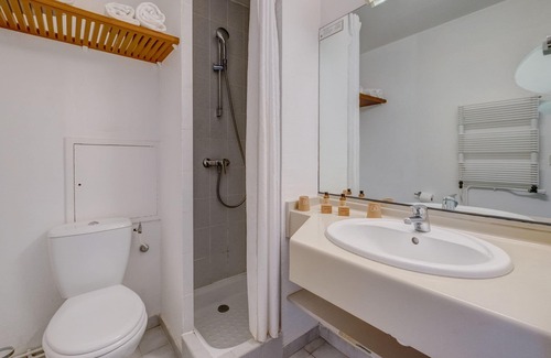 Frejus Port Hotel | Relax at Hotel Méditerranée with Pool & Breakfast Options