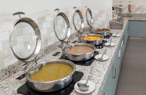 Celaya Hotel | Discover Hotel México Plaza Celaya: Family-Friendly Stay