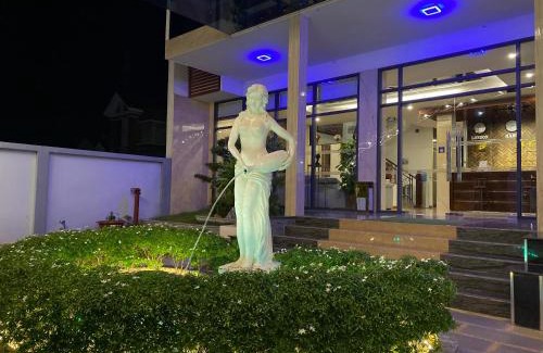Hiep Ninh Hotel | Budget-Friendly Hotel Mỹ Mỹ with Breakfast & Family Amenities
