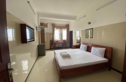 Di An Hotel | Discover Hotel Mỹ Việt: Pet-Friendly with Breakfast Included