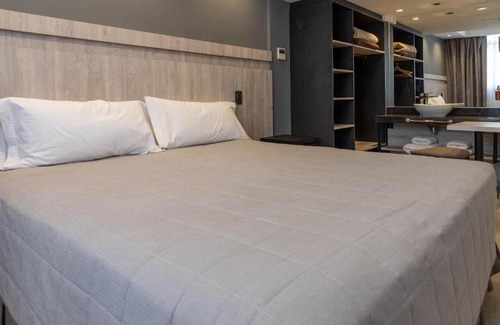 Historic Center Hotel | Relax at HOTEL M: Family-Friendly with Breakfast Included