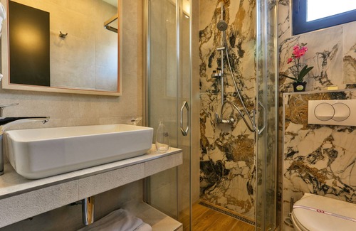 Podgorica Hotel | Discover Hotel M: Family-Friendly with Top-Rated Amenities