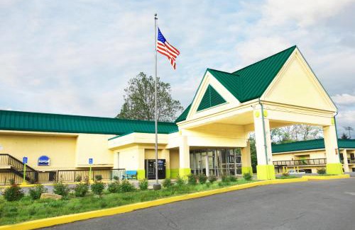 Star City Hotel | Budget-Friendly Hotel M Morgantown Near WVU with Breakfast