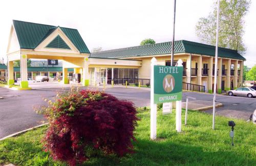 Star City Hotel | Budget-Friendly Hotel M Morgantown Near WVU with Breakfast