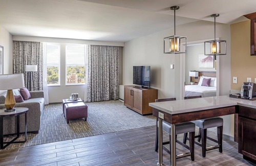 Harrisonburg Hotel | Discover Hotel Madison & Shenandoah Conference Center