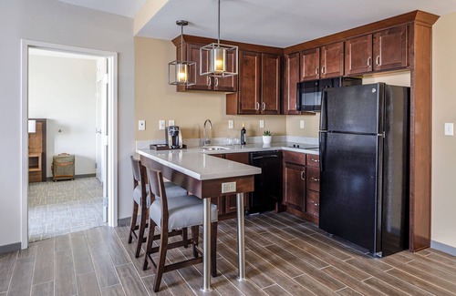 Harrisonburg Hotel | Discover Hotel Madison & Shenandoah Conference Center
