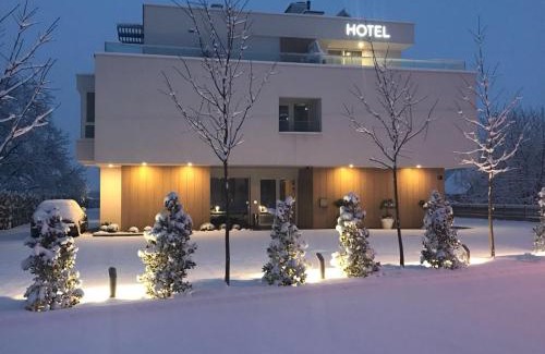 Novi Zagreb Hotel | Top-Rated Hotel Magdalena with Restaurant & Breakfast Options