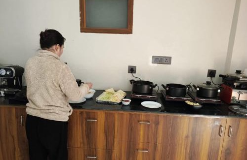 Rishikesh Hotel | Inviting Hotel Mahadev Rishikesh - Rated 9.1/10 with Dining