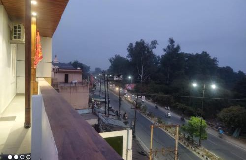 Rishikesh Hotel | Inviting Hotel Mahadev Rishikesh - Rated 9.1/10 with Dining
