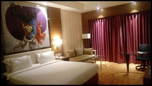 Katghora House | HOTEL MAHALAXMI Palace Premium Rooms and Free Wi-Fi facilites