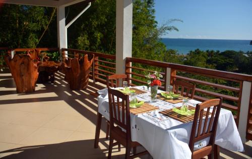 Ambondrona Hotel | Discover Hotel Mahita Tsara: Pool, Hot Tub & Breakfast Included