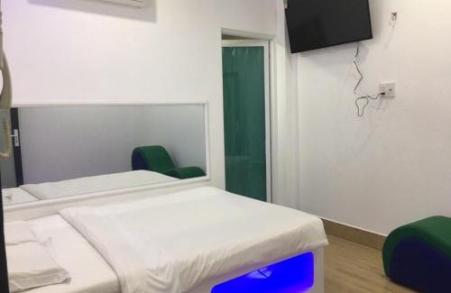 Hoa Thanh Hotel | Family-Friendly Hotel MAI TUAN Phạm Hùng in Great Location