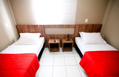 Vila Bandeirante Hotel | Discover Hotel Maia: Family-Friendly with Spa & Breakfast