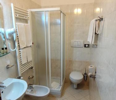 San Giuliano Milanese Hotel | Discover Hotel Majestic: Pet-Friendly with Breakfast & Hot Tub