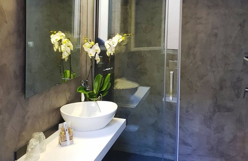 O Barco de Valdeorras Hotel | Hotel Malecón: Guest Rated 9.6, Spa & Family-Friendly Amenities