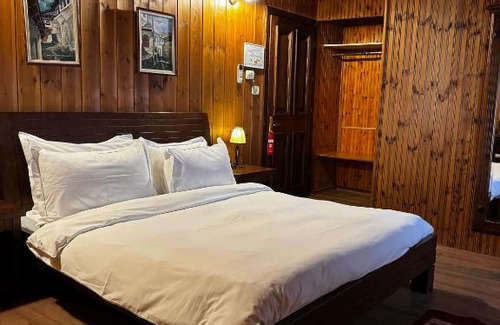 Berat Hotel | Exceptional Hotel Mangalemi: Family-Friendly & Highly Rated