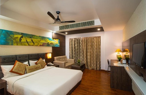 Port Blair Hotel | Explore Hotel Mansha Regency: 4-Star Retreat with Pool