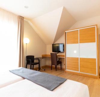 Noja Hotel | Inviting Hotel Marítimo Ris: Oceanfront with Pool & Spa