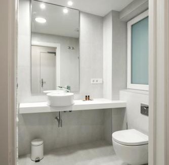 La Coruna Hotel | Discover Comfort at Hotel Mar del Plata with Pet-Friendly Amenities