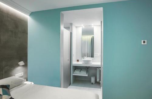 La Coruna Hotel | Discover Comfort at Hotel Mar del Plata with Pet-Friendly Amenities