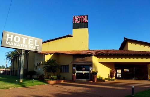 Rondonopolis Hotel | Discover Hotel Marathi Park: Family-Friendly with Pool Access