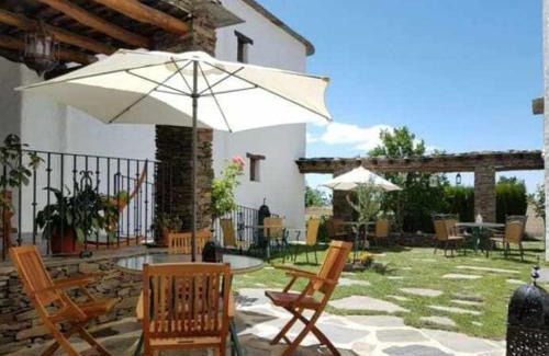 Pitres Hotel | Discover Hotel Maravedí: Pet-Friendly Oasis with Ocean Views