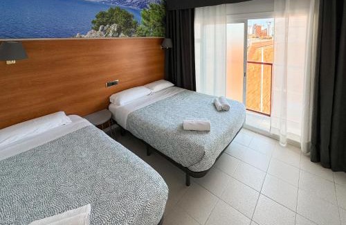 Lloret Town Center Hotel | Pet-Friendly Hotel Maremagnum with Oceanfront Views