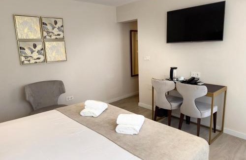 Benalmadena Costa Hotel | Budget-Friendly Hotel Marina: Breakfast and Family Amenities