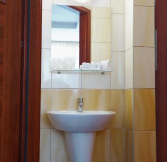 Nielisz Hotel | Beachfront Hotel Marina: Family-Friendly with Ocean Views