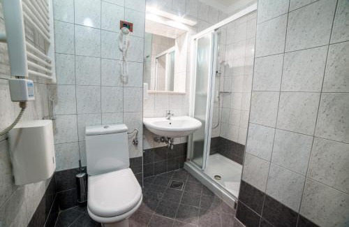 Izola Hotel | Oceanfront Hotel Marina: Guest Rated 9/10 & Spa Amenities