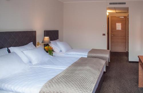 Izola Hotel | Oceanfront Hotel Marina: Guest Rated 9/10 & Spa Amenities
