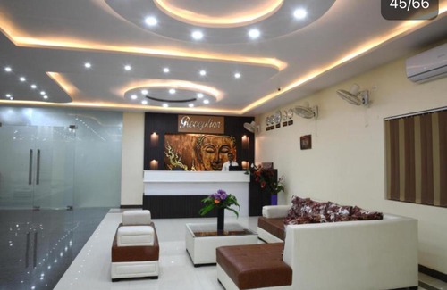 Bodh Gaya Hotel | Comfortable Stay at Hotel Mariya International with Hot Tub