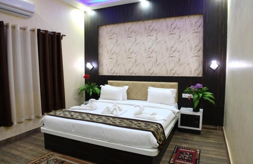 Bodh Gaya Hotel | Comfortable Stay at Hotel Mariya International with Hot Tub