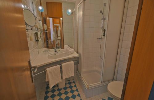 Klopein Hotel | Relax at Hotel Marolt Dependance with Oceanfront Amenities