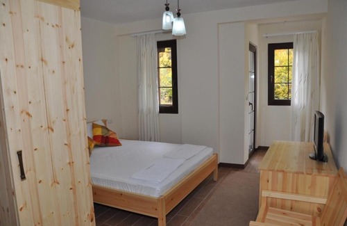 Sakës Hotel | Pet-Friendly Hotel Marub: Rated 9/10 by Guests