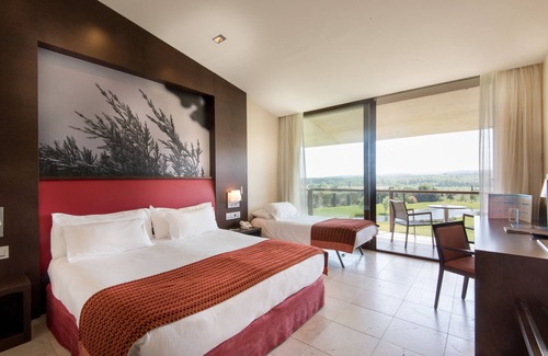 Santa Coloma de Farners Hotel | Stay at Hotel Mas Solà: 4-Star Retreat with Spa & Pool