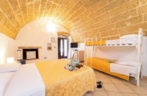 Presicce Hotel | Discover Hotel Masseria Resort Le Pajare: Eco-Friendly Stay