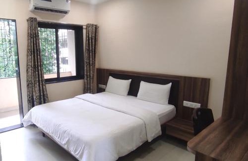 Rao Colony Hotel | Convenient Hotel Matruchhaya - Steps from Lonavala Market