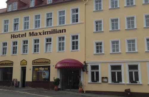 Zeitz Hotel | Pet Friendly Hotel Maximilian with Pool and Restaurant