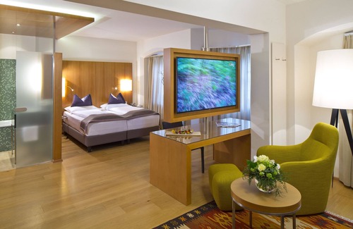 Innsbruck City Centre Hotel | Discover Hotel Maximilian Stadthaus Penz: Eco-Friendly Retreat