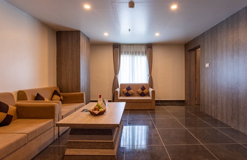 Kohalpur Hotel | Budget-Friendly Hotel Maxx with Pool and Restaurant
