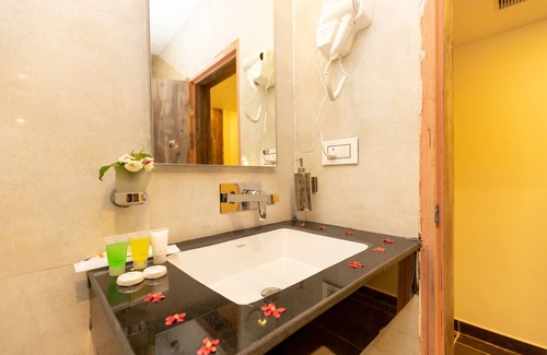 Kohalpur Hotel | Budget-Friendly Hotel Maxx with Pool and Restaurant