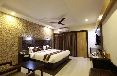 Tiruchirappalli Hotel | Discover Hotel Mayas: Family-Friendly & Wheelchair Accessible