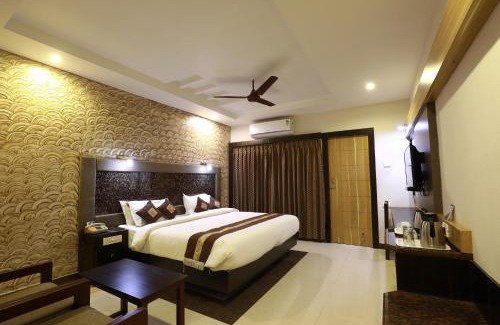 Tiruchirappalli Hotel | Discover Hotel Mayas: Family-Friendly & Wheelchair Accessible