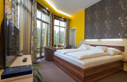 Alsóörs Hotel | Discover Hotel Mayer Alsoörs: Rated 9.8 with Oceanfront Bliss